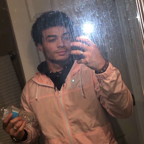 Meet your Posher, Ian - Picture 1 of 1